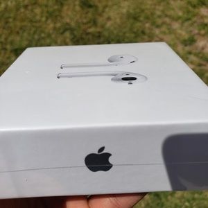 AirPods 2nd generation with wireless charging case